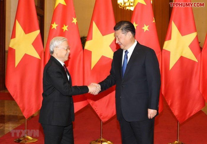 Tổng Bí thư, Chủ tịch nước Trung Quốc Tập Cận Bình đón Tổng Bí thư Nguyễn Phú Trọng trong chuyến thăm Trung Quốc hồi tháng 1-2017. Ảnh: TTXVN